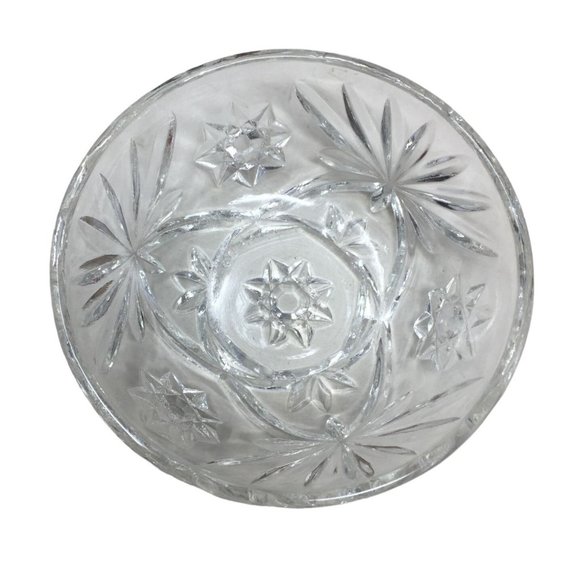 Vintage small crystal dish with petal pattern - fancy dishes - pretty small cond - Picture 2 of 7